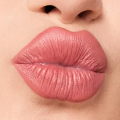 CreamyLove -Cliomakeup Shop cliomakeup creamylove rossetto cremoso lipstick stylo pigmentato semi opaco 02 MLBB nude rosato neutro detail chiara