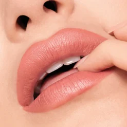 CreamyLove -Cliomakeup Shop cliomakeup creamylove rossetto cremoso lipstick stylo pigmentato semi opaco 03 Sei Mio nude Biscotto detail chiara