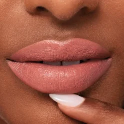 CreamyLove -Cliomakeup Shop cliomakeup creamylove rossetto cremoso lipstick stylo pigmentato semi opaco 03 Sei Mio nude Biscotto detail lula