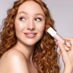 CRISTALLO DI LUCE 21 CRISTALLO DI LUCE -Cliomakeup Shop cliomakeup cristallo di luce illuminante viso liquido 02 rose greta