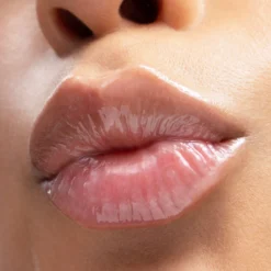 ULTRABALM -Cliomakeup Shop cliomakeup ultrabalm balsamo burro labbra nutriente idratante rigenerante ialuronico jojoba karite avocado labbra medie